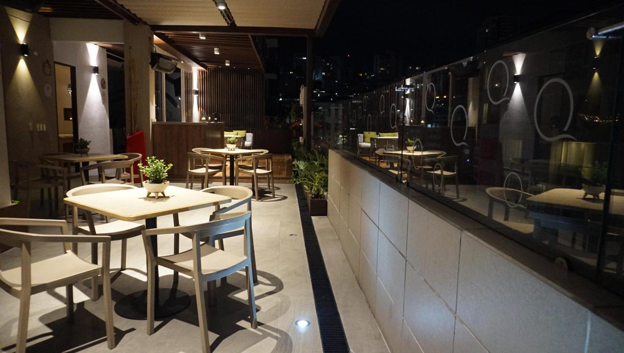 Quo Quality Hotel مانيزاليس المظهر الخارجي الصورة The interior of the lounge