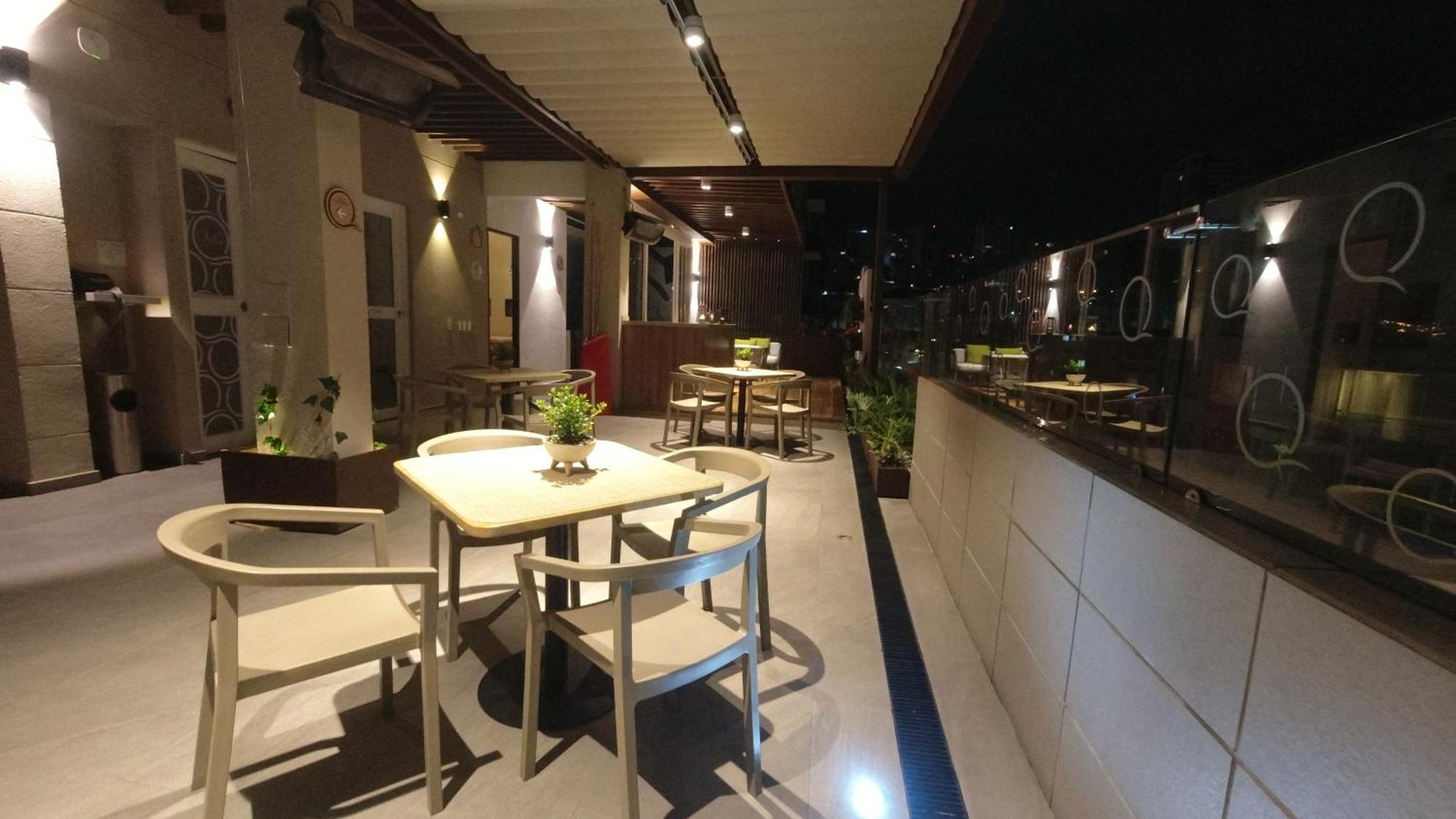 Quo Quality Hotel مانيزاليس المظهر الخارجي الصورة The interior of the lounge
